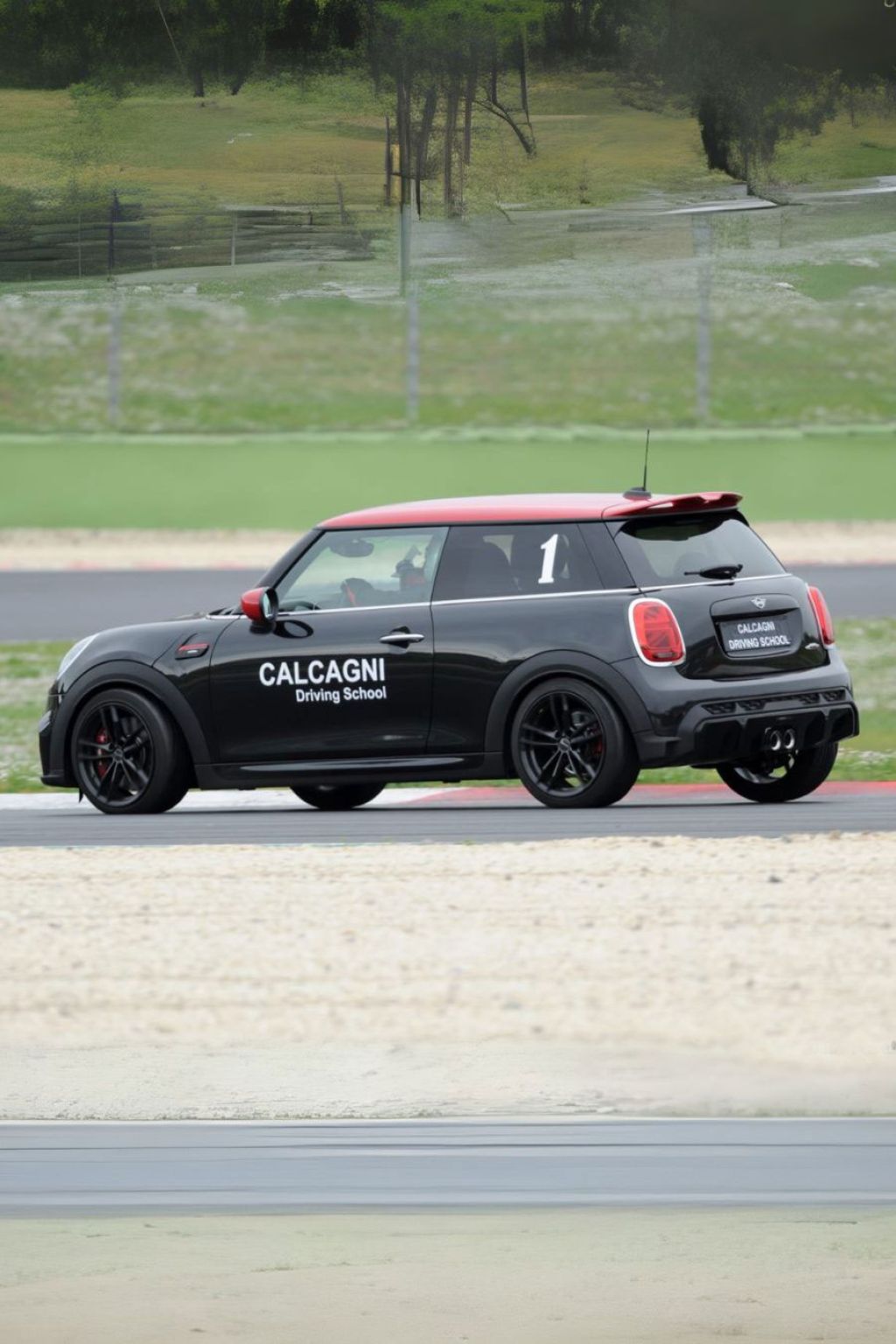 guida-sportiva-vallelunga-vettura-mini-jcw-turno-da-25-minuti